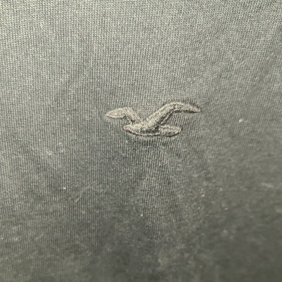 Hollister Men's Dark Long Sleeve Tee - Picture 3 of 4